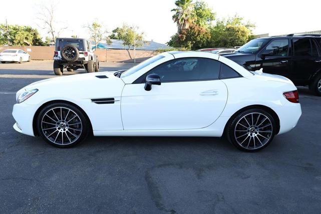 Photo of 2019 Polar White Mercedes-Benz SLC 300