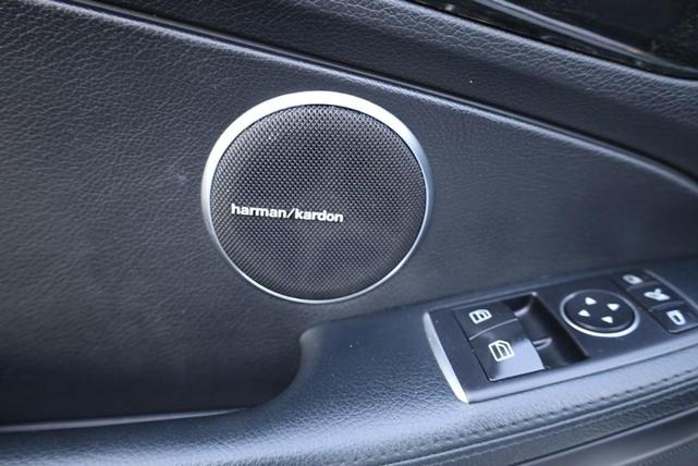 Photo of 2019 Polar White Mercedes-Benz SLC 300