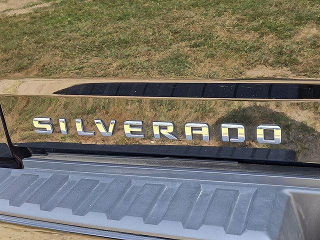Photo of 2018 Black Chevrolet Silverado 1500