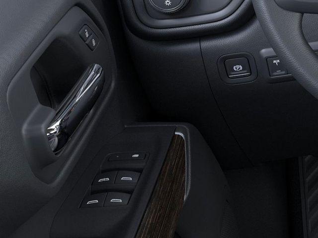 Photo of 2025 Summit White GMC Sierra 2500