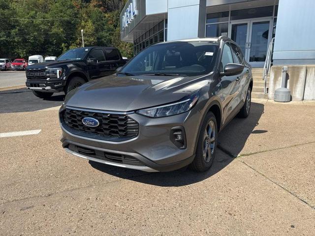 Photo of 2025 Carbonized Gray Metallic Ford Escape