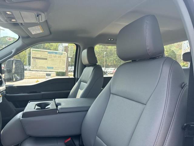 Photo of 2026 Oxford White Ford F-350