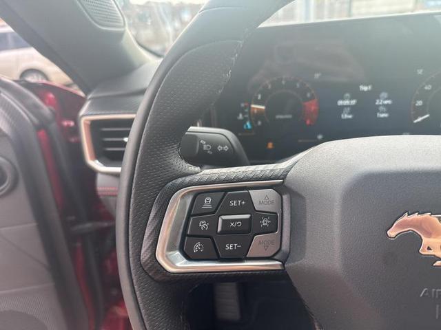 Photo of 2025 Molten Magenta Metallic Tri-coat Ford Mustang