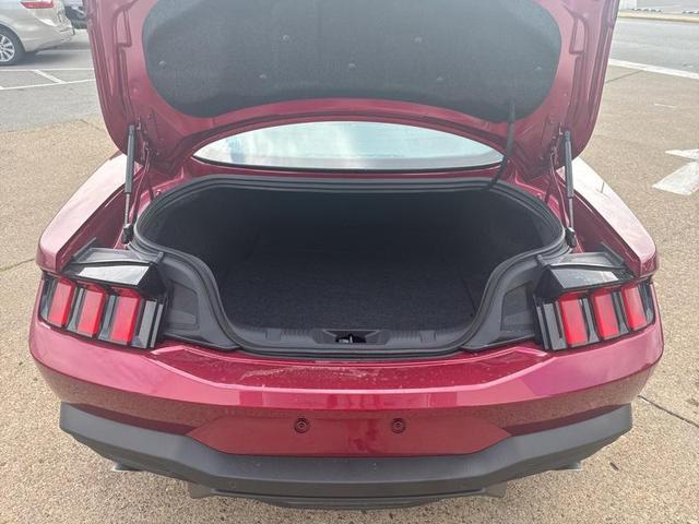 Photo of 2025 Molten Magenta Metallic Tri-coat Ford Mustang