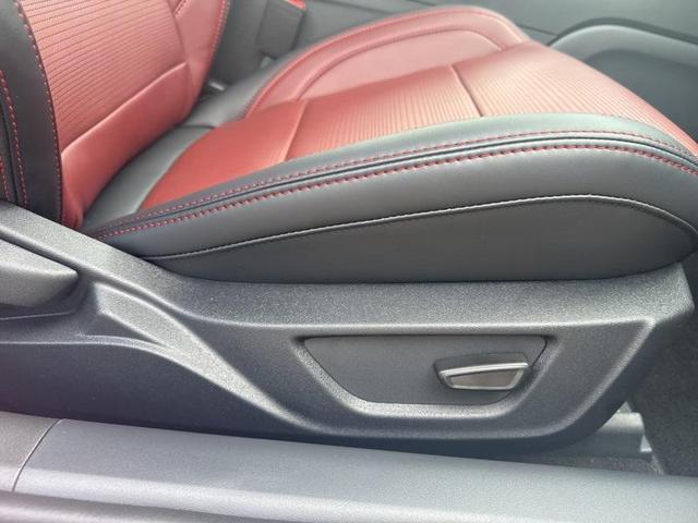 Photo of 2025 Molten Magenta Metallic Tri-coat Ford Mustang