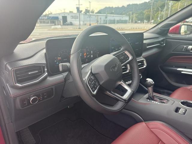 Photo of 2025 Molten Magenta Metallic Tri-coat Ford Mustang