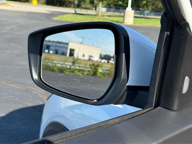 Photo of 2020 Aspen White TriCoat Pearl Nissan Kicks