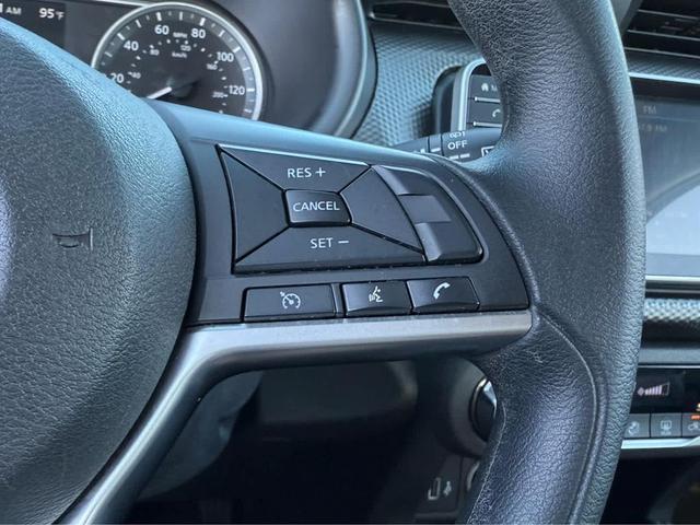 Photo of 2020 Aspen White TriCoat Pearl Nissan Kicks