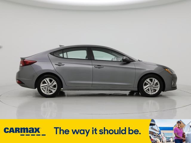 Photo of 2019 Gray Hyundai ELANTRA