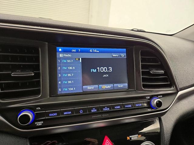 Photo of 2019 Gray Hyundai ELANTRA