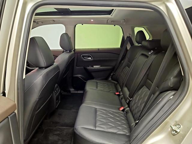 Photo of 2023 Gold Nissan Rogue