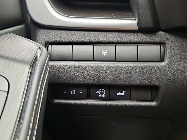Photo of 2023 Gold Nissan Rogue