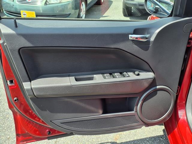 Photo of 2009 Inferno Red Crystal Pearlcoat Dodge Caliber