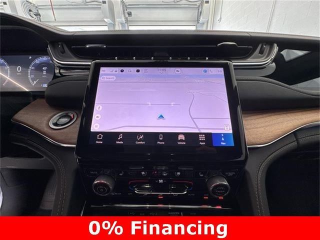 Photo of 2025 White Jeep Grand Cherokee L