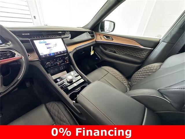 Photo of 2025 White Jeep Grand Cherokee L