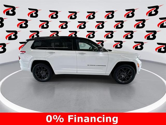 Photo of 2025 White Jeep Grand Cherokee L