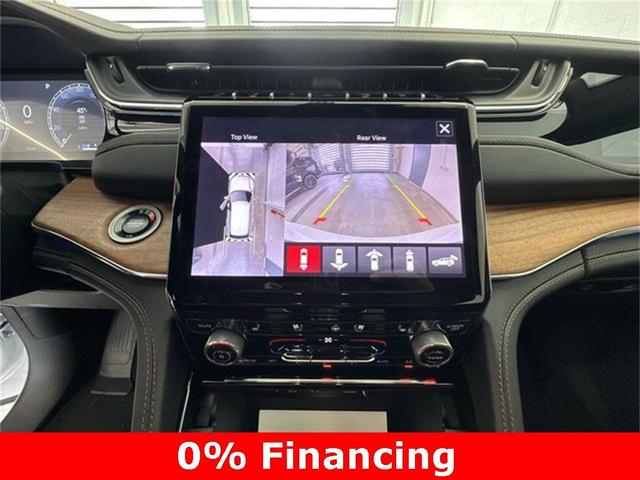 Photo of 2025 White Jeep Grand Cherokee L