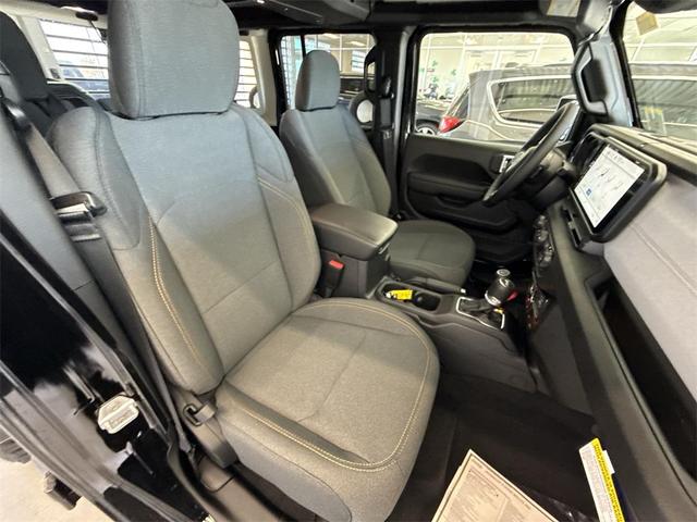 Photo of 2025 Black Clearcoat Jeep Wrangler