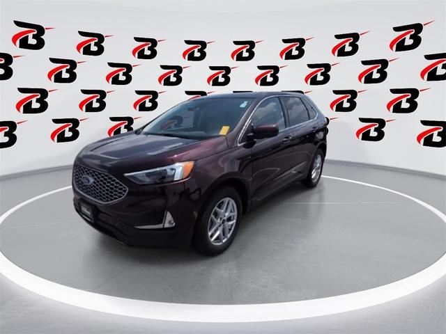 Photo of 2024 Burgundy Velvet Metallic Tinted Clearcoat Ford Edge