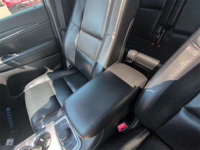 Photo of 2020 Granite Crystal Clearcoat Metallic Jeep Grand Cherokee