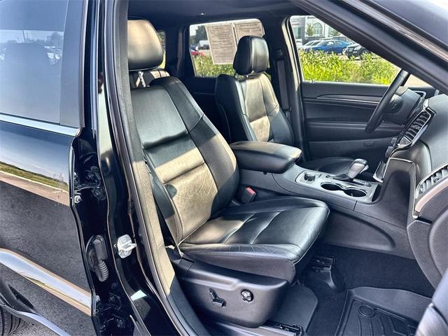 Photo of 2020 Diamond Black Jeep Grand Cherokee