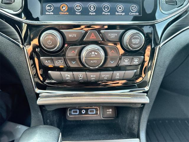 Photo of 2020 Diamond Black Jeep Grand Cherokee