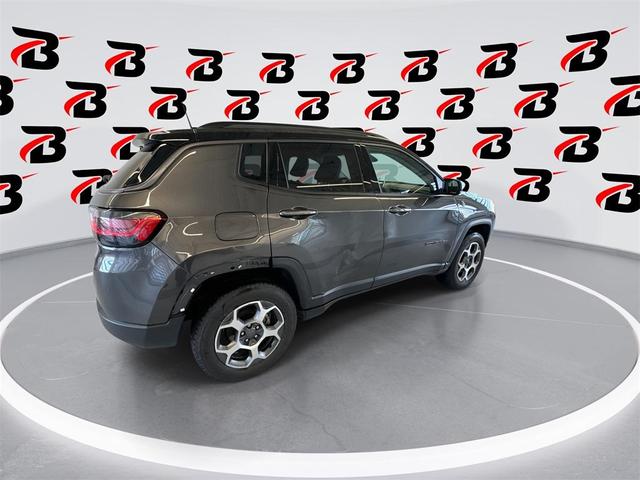 Photo of 2022 Granite Crystal Clearcoat Metallic Jeep Compass