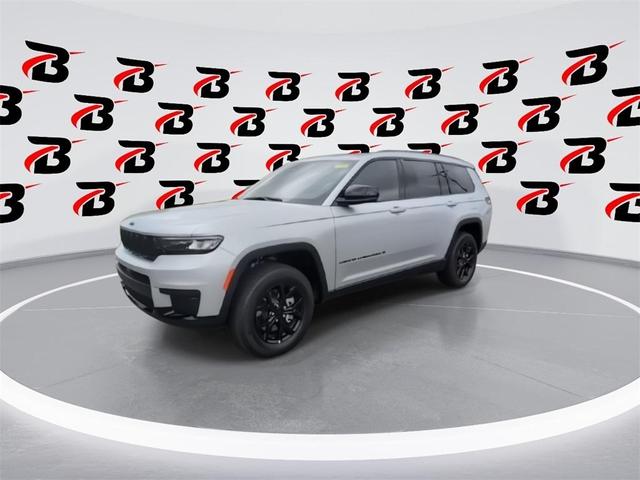 Photo of 2025 Silver Zynith Jeep Grand Cherokee L