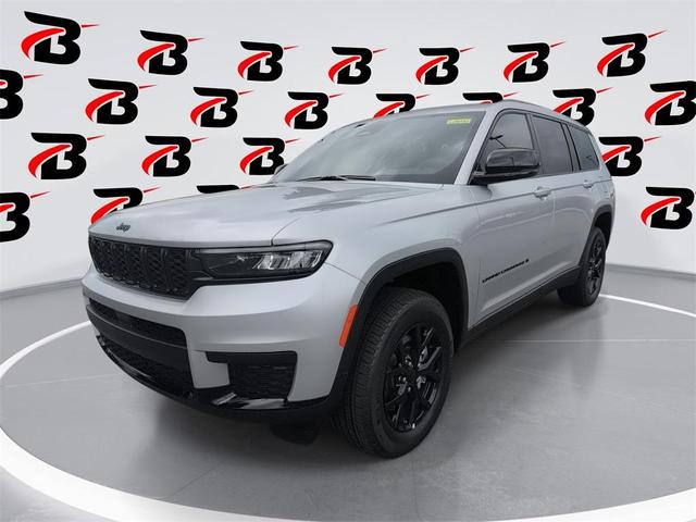 Photo of 2025 Silver Zynith Jeep Grand Cherokee L