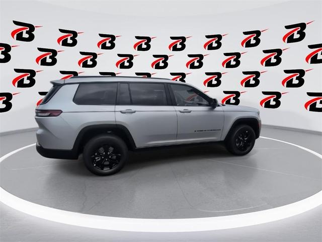 Photo of 2025 Silver Zynith Jeep Grand Cherokee L