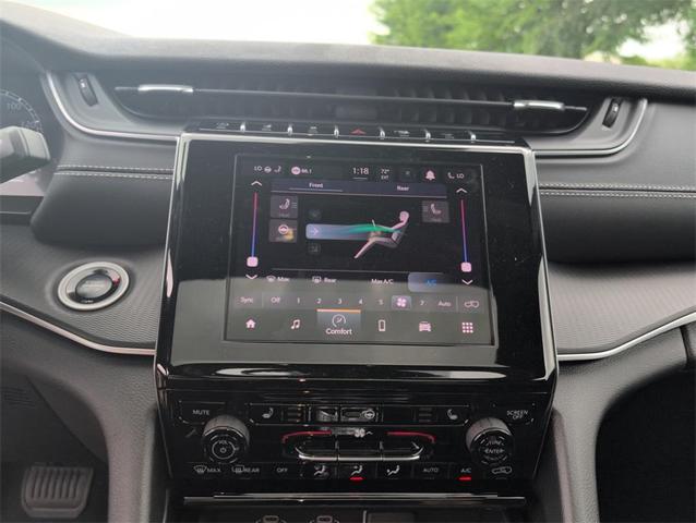 Photo of 2025 Silver Zynith Jeep Grand Cherokee L