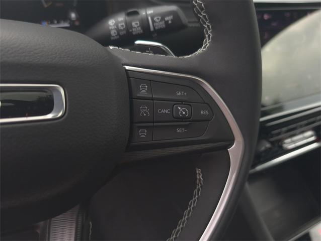 Photo of 2025 Silver Zynith Jeep Grand Cherokee L