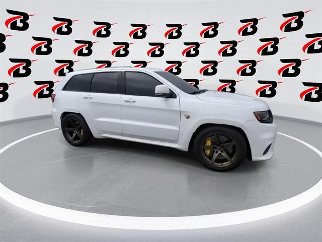 Photo of 2018 Bright White Clearcoat Jeep Grand Cherokee