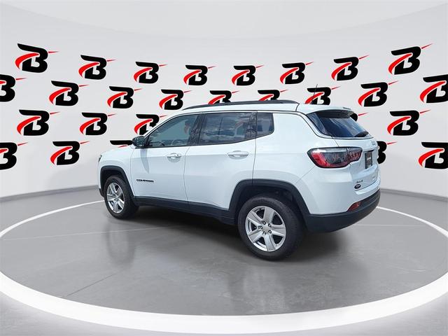 Photo of 2022 Bright White Clearcoat Jeep Compass