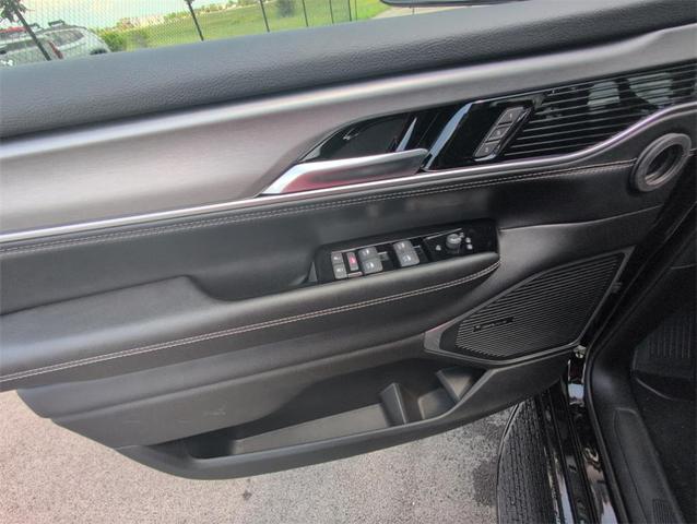 Photo of 2025 Diamond Black Jeep Wagoneer
