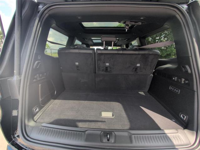 Photo of 2025 Diamond Black Jeep Wagoneer
