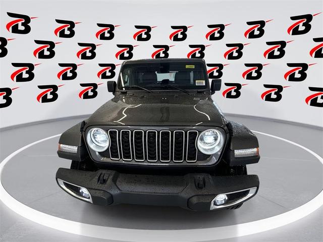 Photo of 2025 Granite Crystal Clearcoat Metallic Jeep Wrangler
