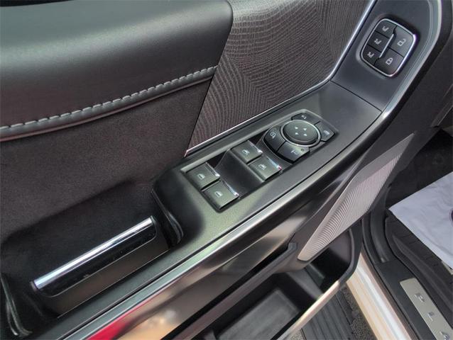 Photo of 2023 Star White Ford F-150