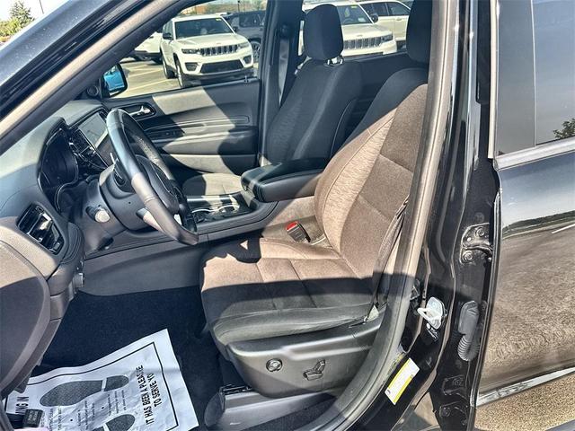 Photo of 2021 DB Black Crystal Clearcoat Dodge Durango