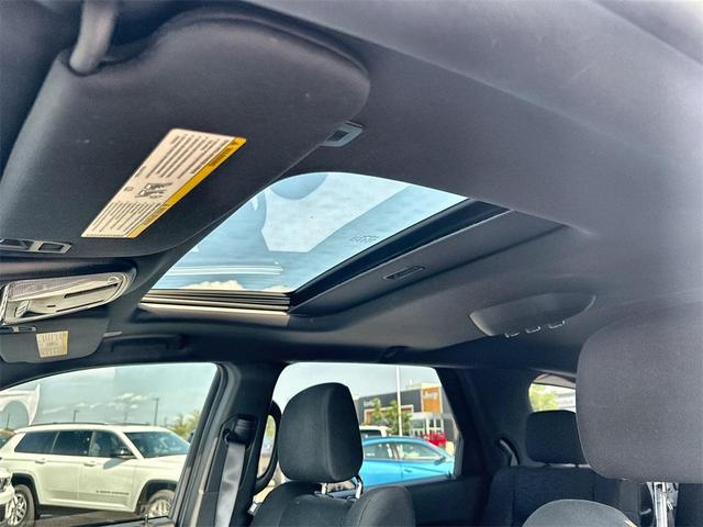 Photo of 2021 DB Black Crystal Clearcoat Dodge Durango