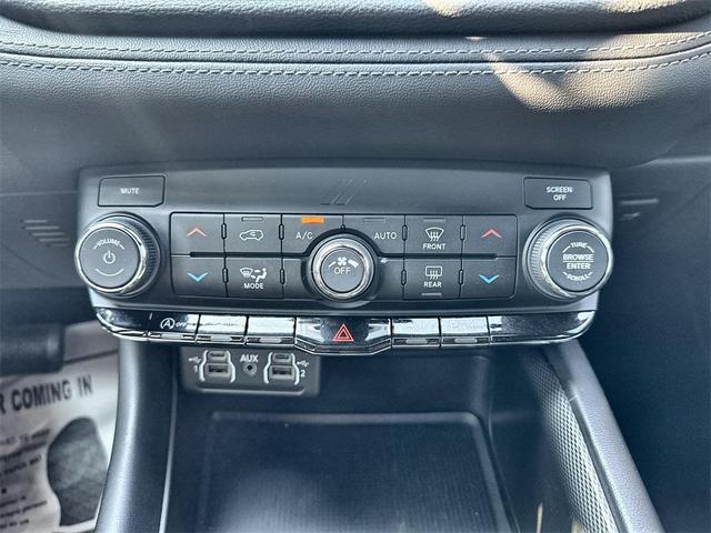 Photo of 2021 DB Black Crystal Clearcoat Dodge Durango
