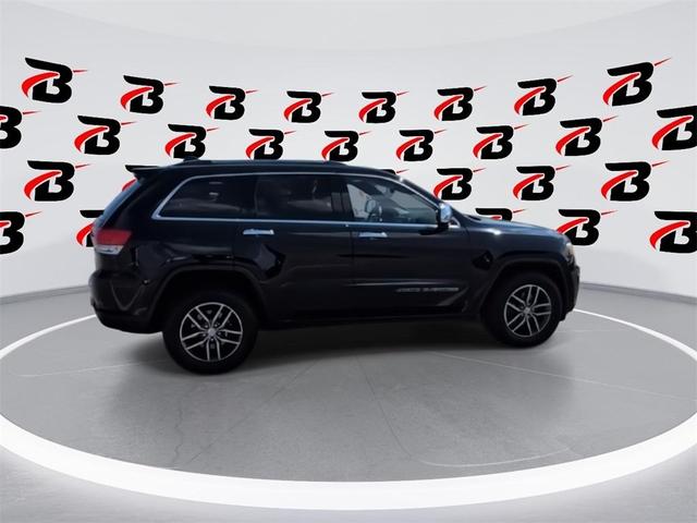 Photo of 2018 Diamond Black Jeep Grand Cherokee