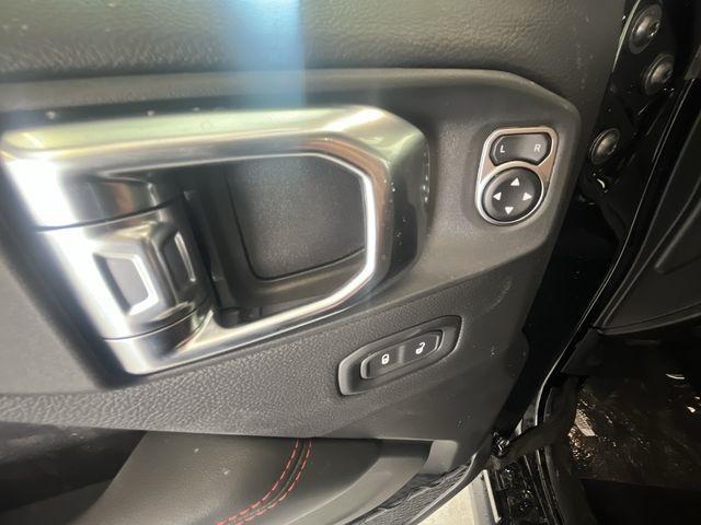 Photo of 2025 Black Clearcoat Jeep Gladiator