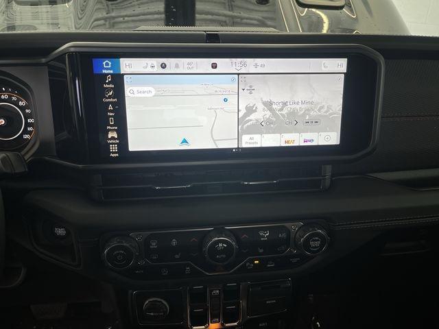 Photo of 2025 Black Clearcoat Jeep Gladiator