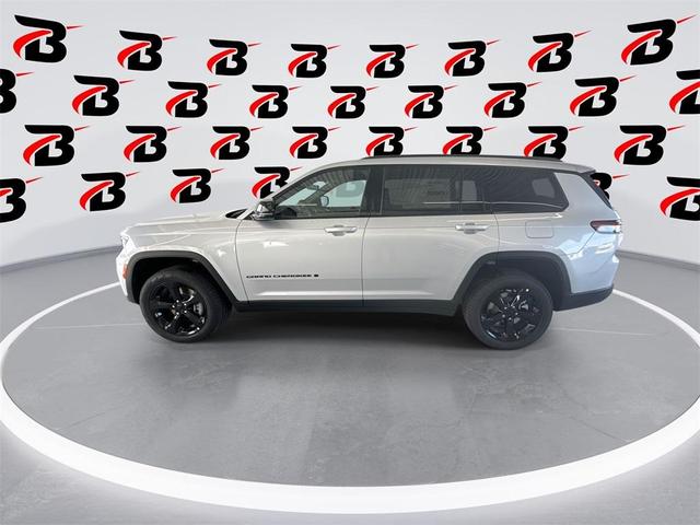 Photo of 2025 Silver Zynith Jeep Grand Cherokee L