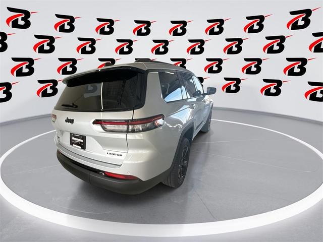Photo of 2025 Silver Zynith Jeep Grand Cherokee L