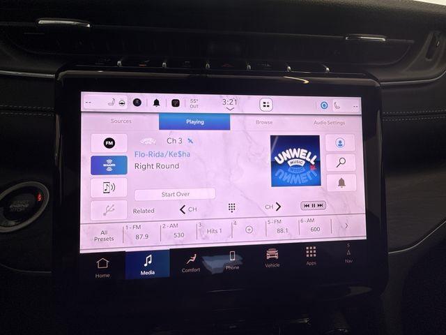 Photo of 2025 Silver Zynith Jeep Grand Cherokee L