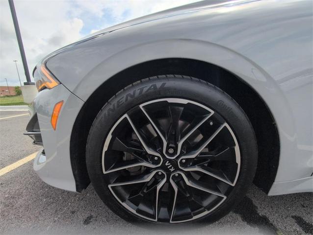 Photo of 2021 Wolf Gray Kia K5
