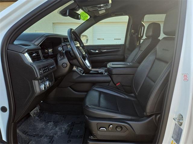 Photo of 2023 Summit White GMC Yukon