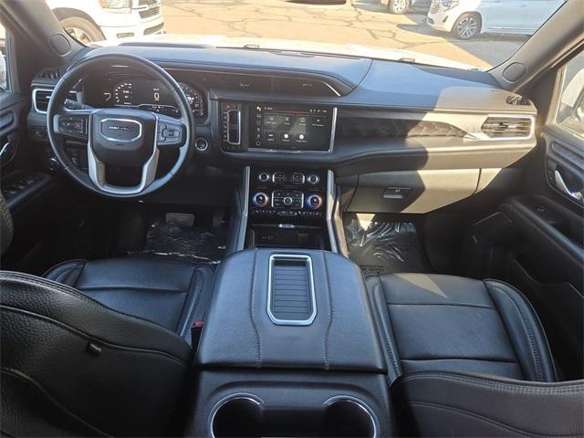 Photo of 2023 Summit White GMC Yukon